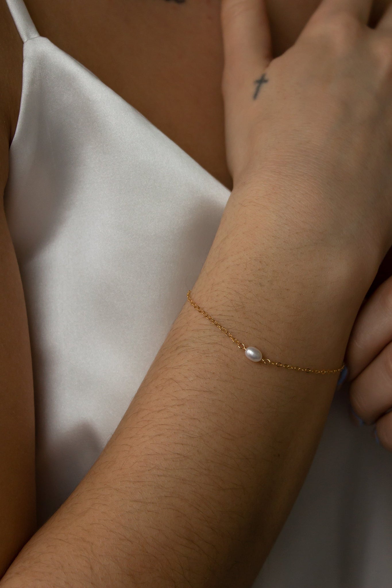 Petite Freshwater Pearl Solitaire Dainty Bracelet