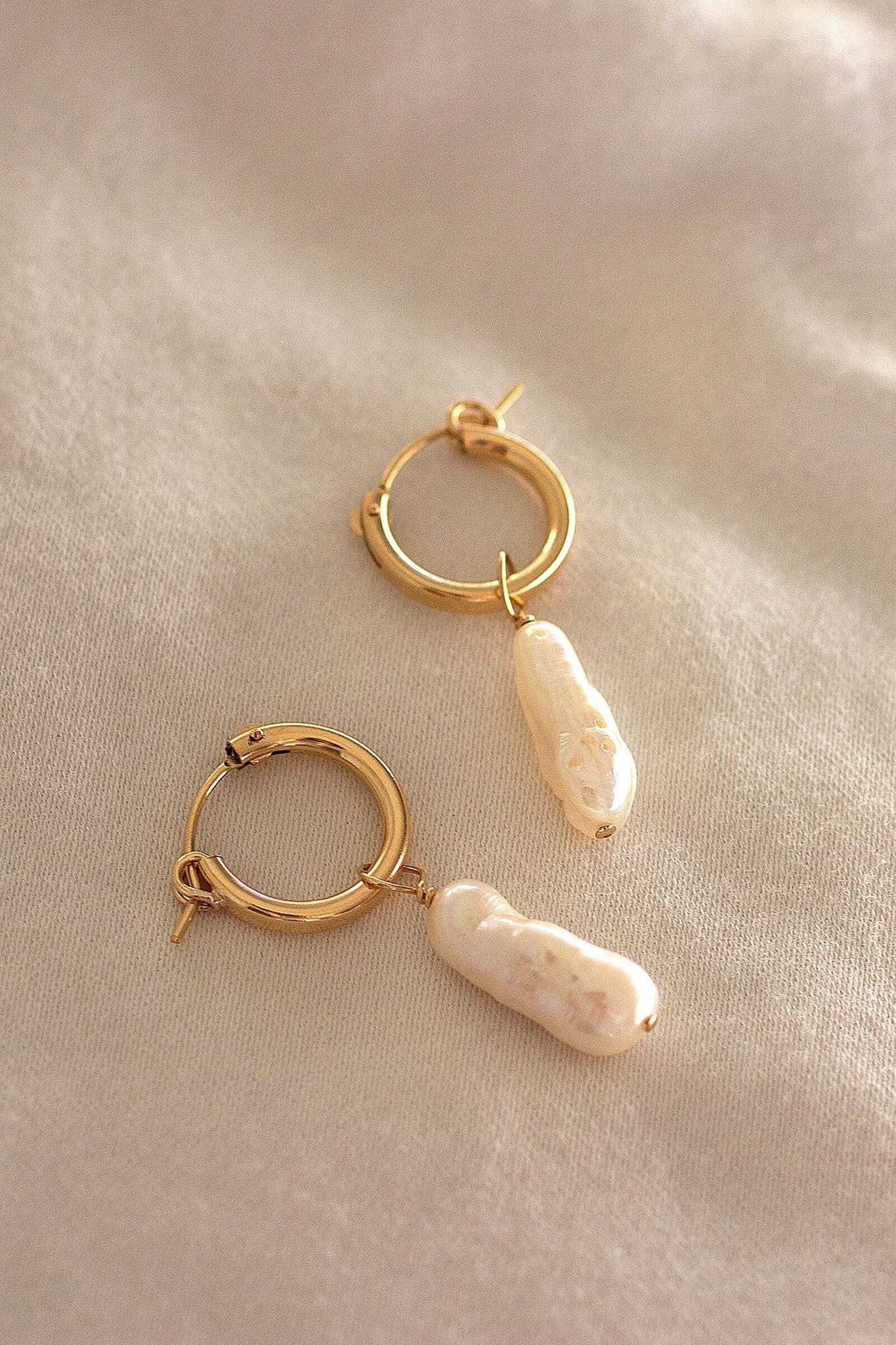 Mini Biwa Hoop Earrings